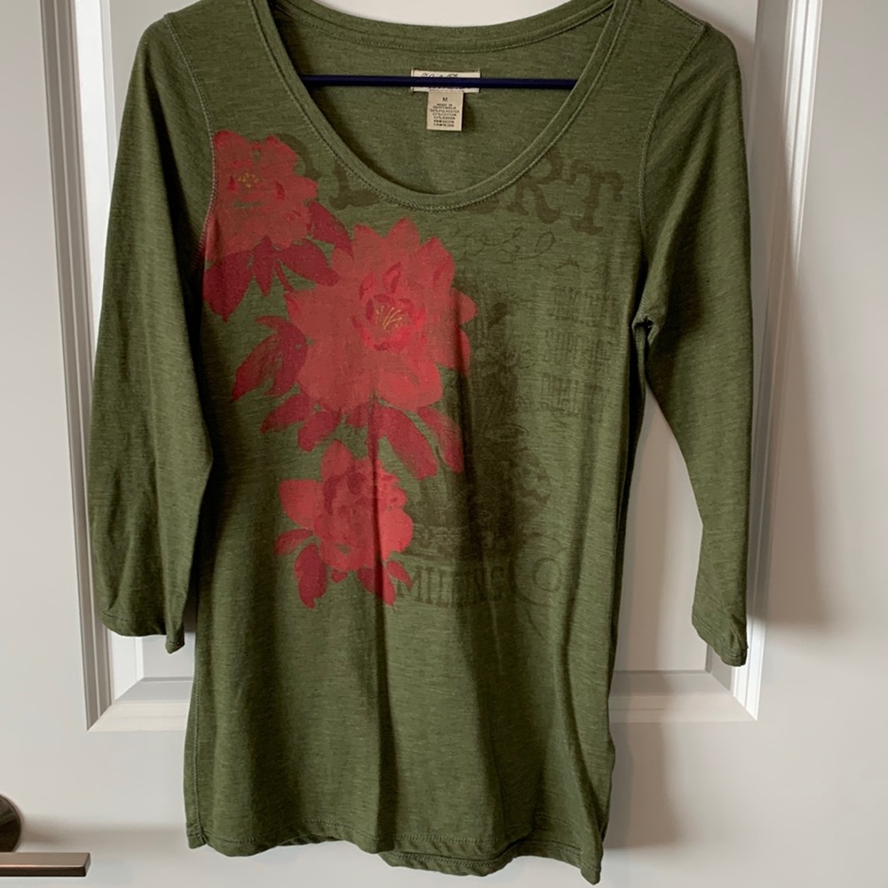 Lucky brand top M, fits like a 6/8